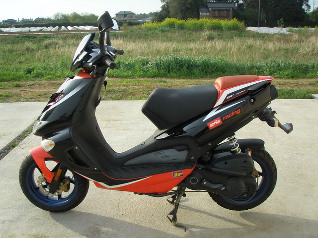 Купить мотоцикл Aprilia SR50 2000 фото 10